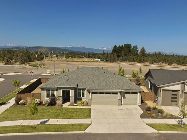 3811 NE Oakside Loop, Bend, OR 97701