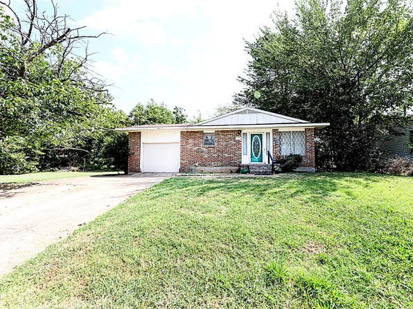 421 E Wilbarger St, Bowie, TX 76230