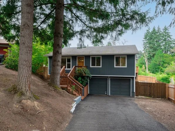 12635 SW Pathfinder Ct, Portland, OR 97223