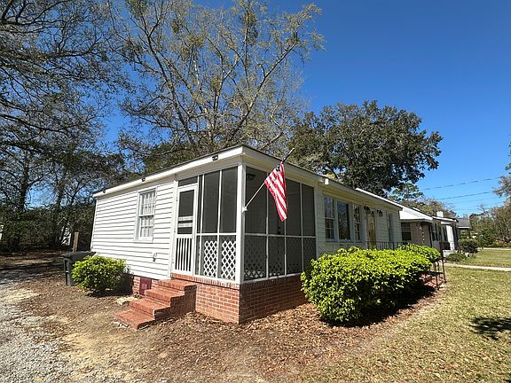 2nd image of 25 Carmel Dr