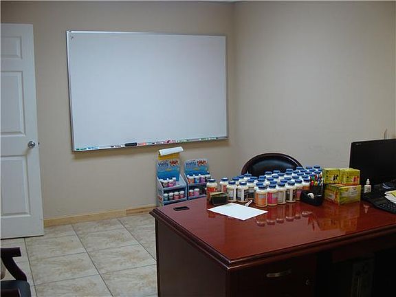5th image of 8040 NW 33rd St