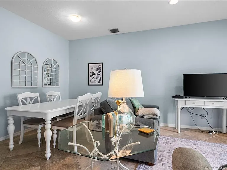 1560 SE Wilshire Pl #102 — Photo 11