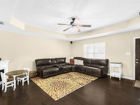 4th image of 10197 Wooded Way