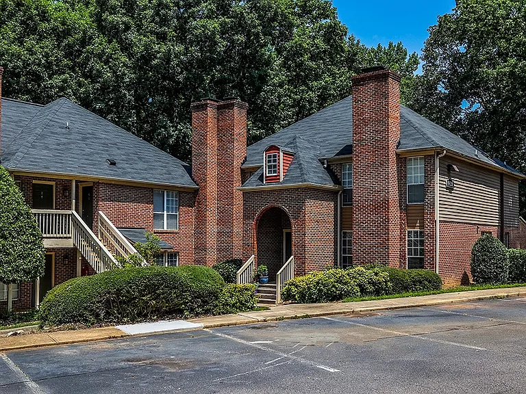 Six Forks Station Apartments — Photo 31