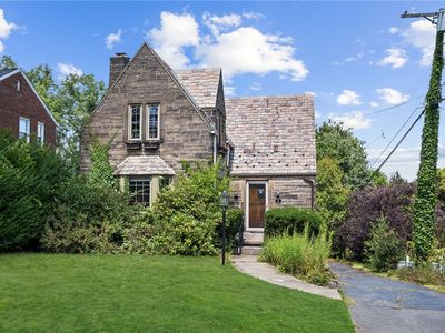 2 Wellington Dr, Pittsburgh, PA, 15229