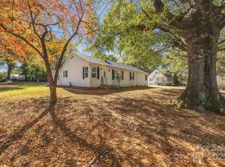 227 W 27th St, Newton, NC 28658