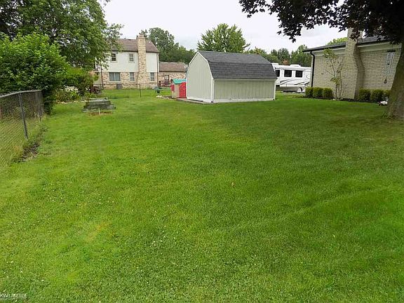 5th image of 32391 N Cambridge Dr