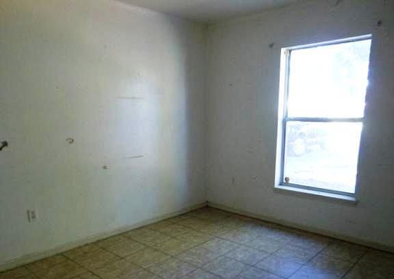 4th image of 5321 SE 70th Ave