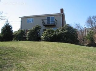 89 W Lake Dr, Montauk, NY 11954
