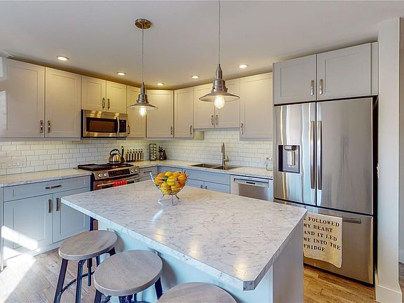 5th image of 2526 McAra St