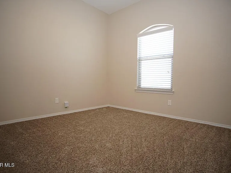 2136 William Caples St — Photo 18