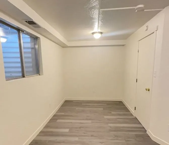 363 N 800 W — Photo 8