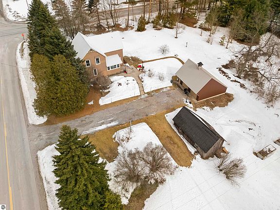 3rd image of 4009 Grace Rd