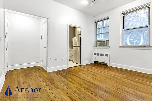 Rented by Anchor Associates | media 6