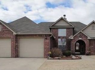 1112 S 35th St, Broken Arrow, OK 74014