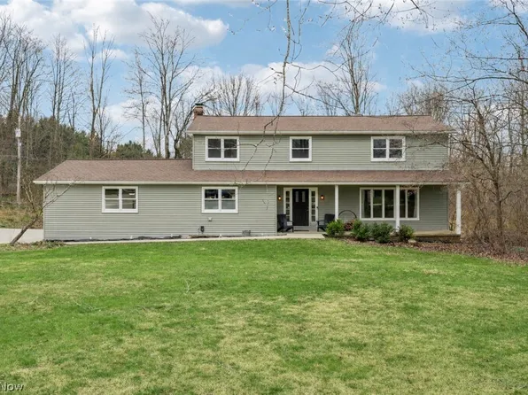 8639 Apple Hill Rd, Chagrin Falls, OH 44023