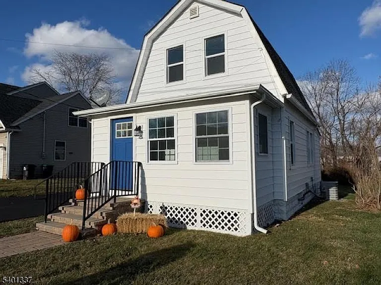 4 Whitehouse Ave — Photo 2