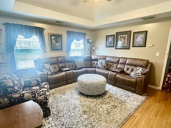 5th image of 443 Windsong Ln