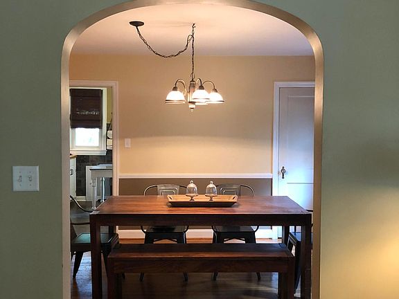 Beautiful archway into dining room