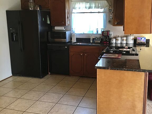 2nd image of 3850 Maddox Dr