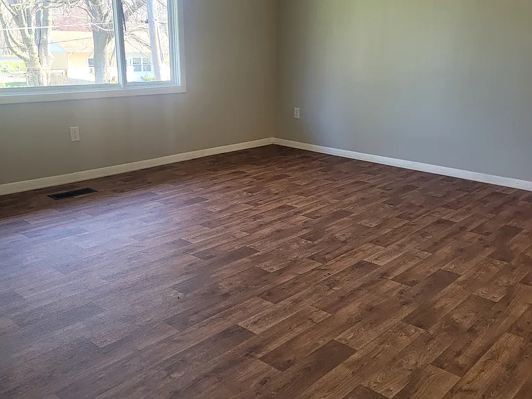 306 Larson Ct #8 — Photo 10