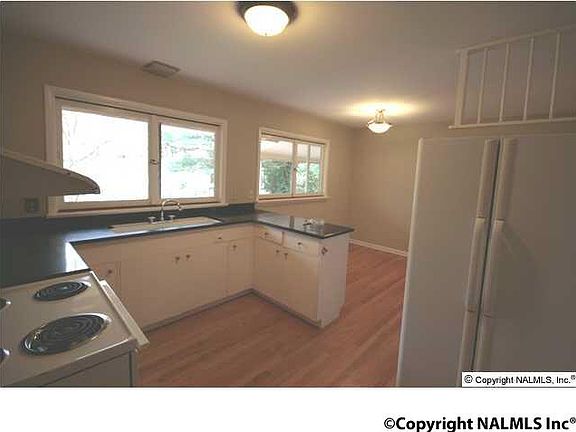 4th image of 3509 Carroll Cir SE