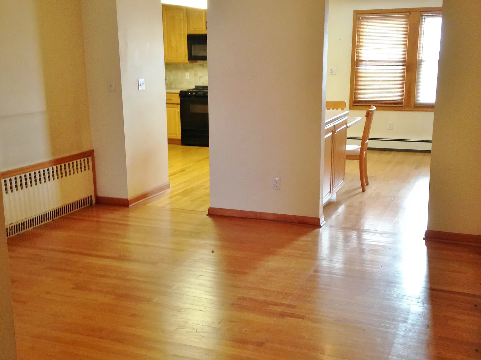 2 bed, 1100 sqft, $3,350 — Photo 4
