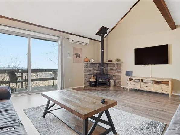 248 High Pass Way, Tannersville, PA 18372