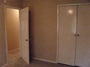 4th image of 3720 Silverhill Dr