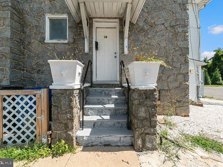 502 S Main St #1A — Photo 3