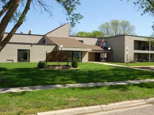 221 1st St NE, New Richland, MN 56072