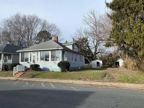 2nd image of 709 Peachblossom Ave