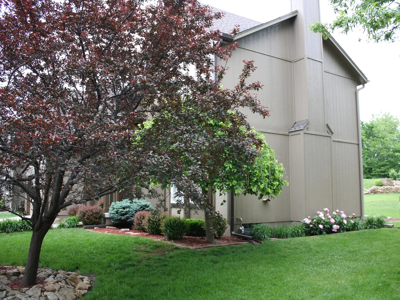 3 bed, 2.5 bath, 1850 sqft, $2,700 — Photo 4