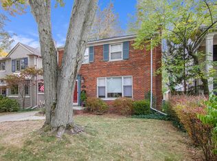 1739 Littlestone Rd, Grosse Pointe Woods, MI 48236