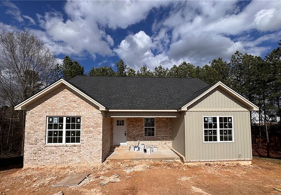 1st image of 119 Rons Ct NW