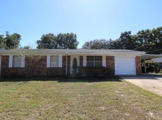 54 Mary Esther Dr, Mary Esther, FL 32569