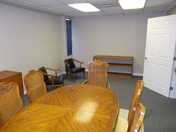 2nd image of 711 W 17th St Ste C10