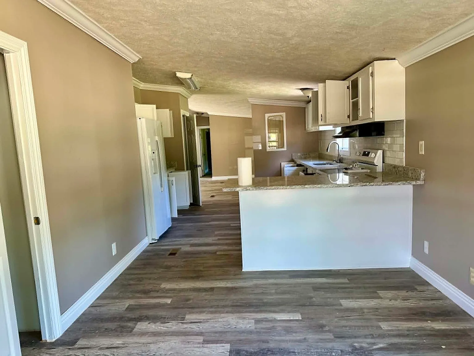 3 bed, 1456 sqft, $1,875 — Photo 3