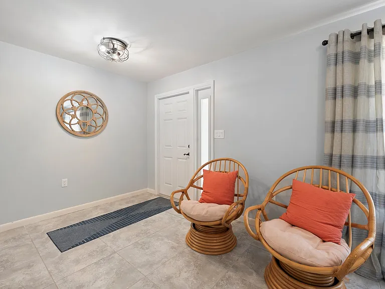 101 River Heights Dr — Photo 4