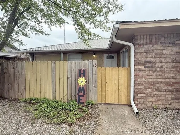 101 Doris Dr #18, Sallisaw, OK 74955
