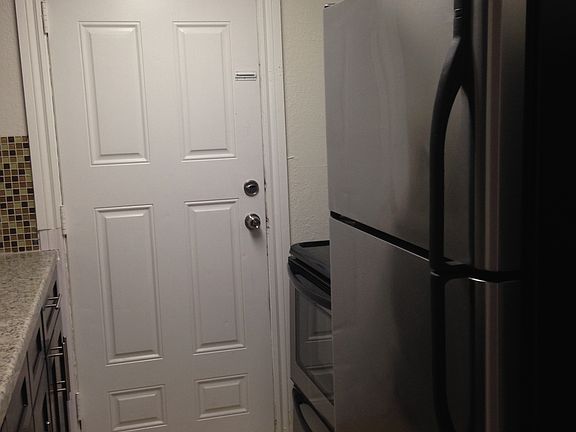 4th image of 12135 NE 5th Ave APT 8