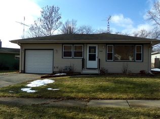 345 Kishwaukee Dr, Sycamore, IL 60178