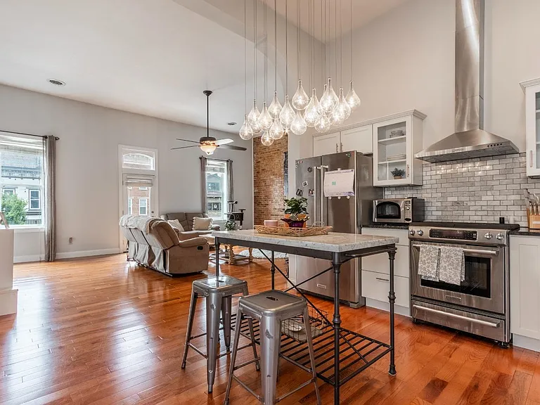 316 Walnut St — Photo 2