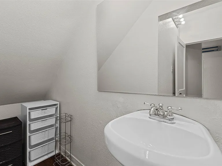 2511 Whitney St #A — Photo 6