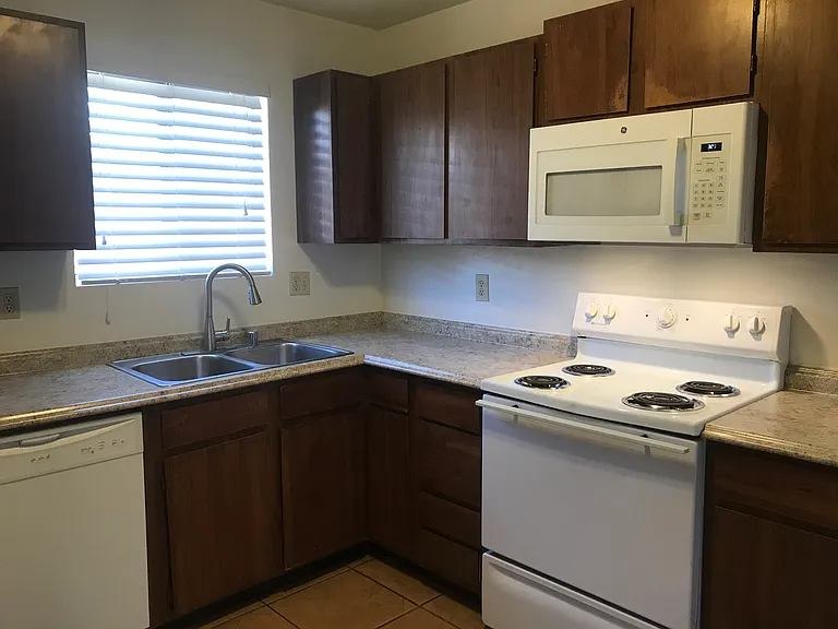 609 Kingman Ave #C — Photo 4