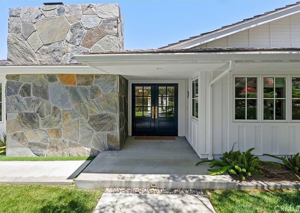 1st image of 22 Aurora Dr