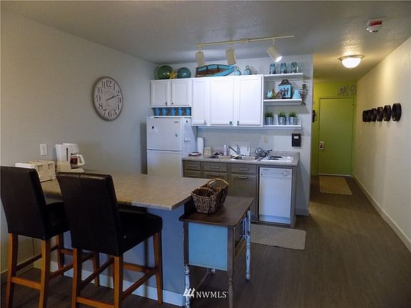 2nd image of 304 14th Street NW #219