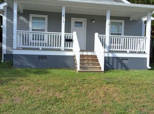 612 Cedar St, Beaufort, NC 28516