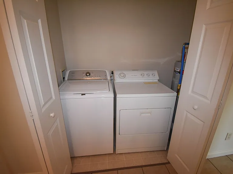 372 E Water St — Photo 9