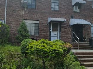 6908 173rd St, Fresh Meadows, NY 11365